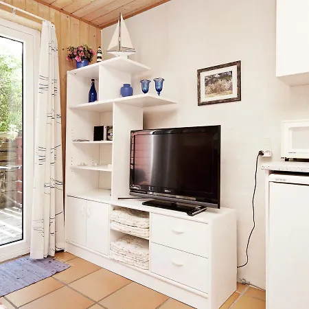 Two-bedroom Holiday In 8