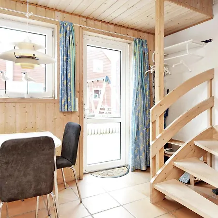 Two-bedroom Holiday In 8 *
