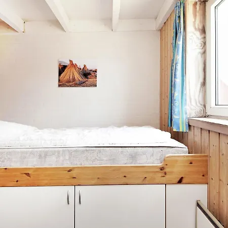 Two-bedroom Holiday In 8 Fano