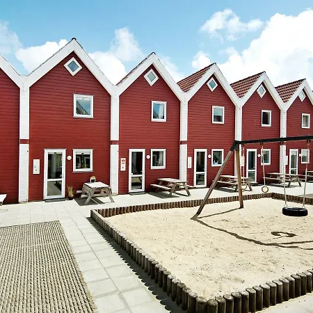 Two-bedroom Holiday In 8
